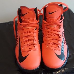 NIKE HYPERDUNK